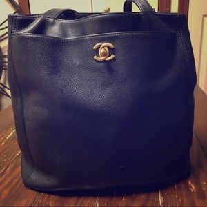 Vintage CHANEL tote bag ❤️